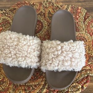 UGG Tan Fuzzy Slide Slippers